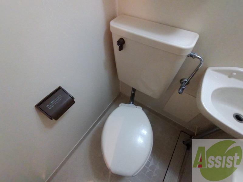 地下鉄南北線 北１８条駅 徒歩4分 4階建 築42年のトイレ写真
