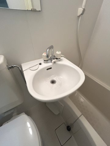 地下鉄名港線 六番町駅 徒歩9分 4階建 築41年の内装写真