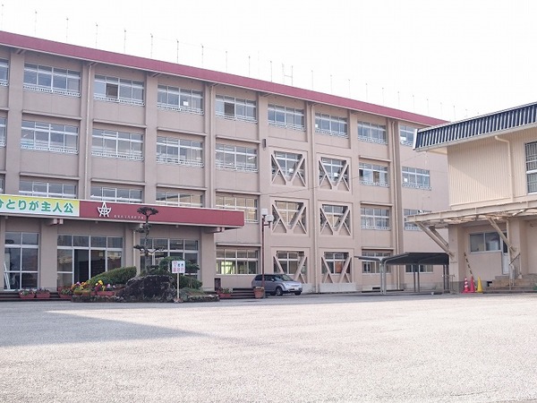 中学校　高知市立青柳中学校（中学校）まで1469m