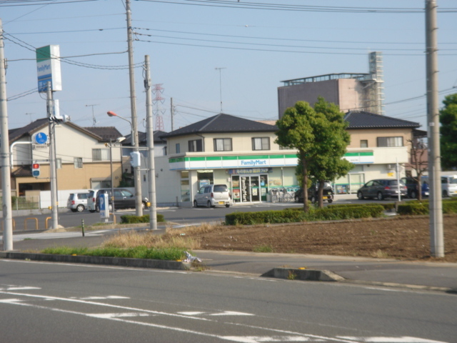 コンビニ　ファミリーマート拾六間店（コンビニ）まで240m