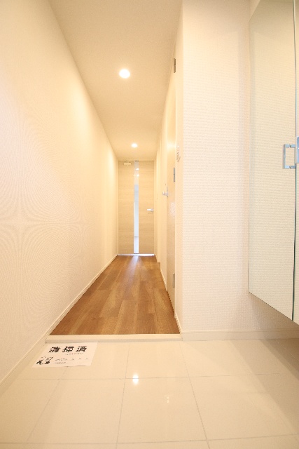 玄関　※別室の参考写真の為、現況優先です。