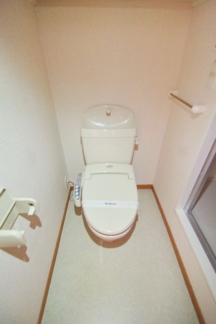 小田急小田原線 本厚木駅 2階建 築18年のトイレ写真