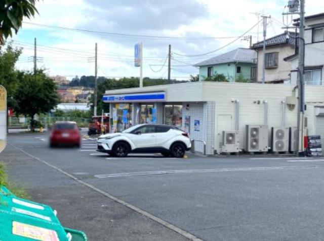コンビニ　ローソン・スリーエフあかね台入口店（コンビニ）まで637m