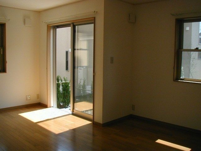 居室・リビング　別号室の参考写真です