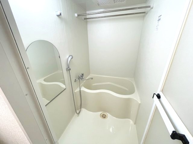 バス・シャワールーム　(参考)同マンション他部屋の写真