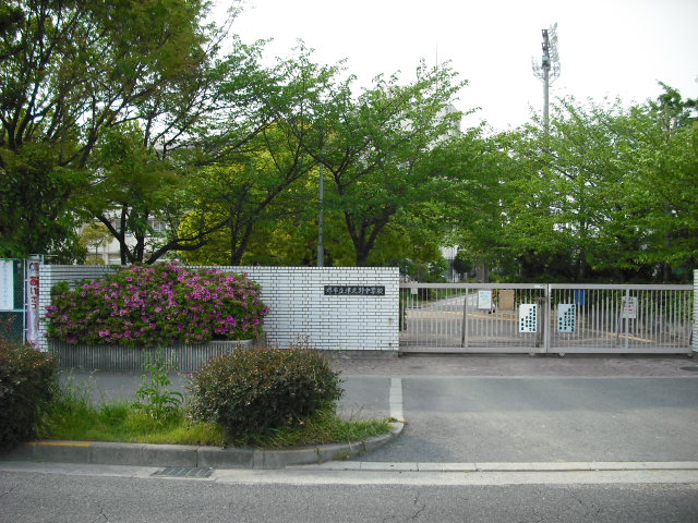 中学校　堺市立津久野中学校（中学校）まで370m