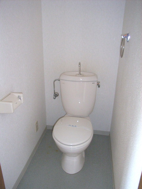 広島高速交通アストラムライン 西原駅 徒歩3分 3階建 築32年のトイレ写真