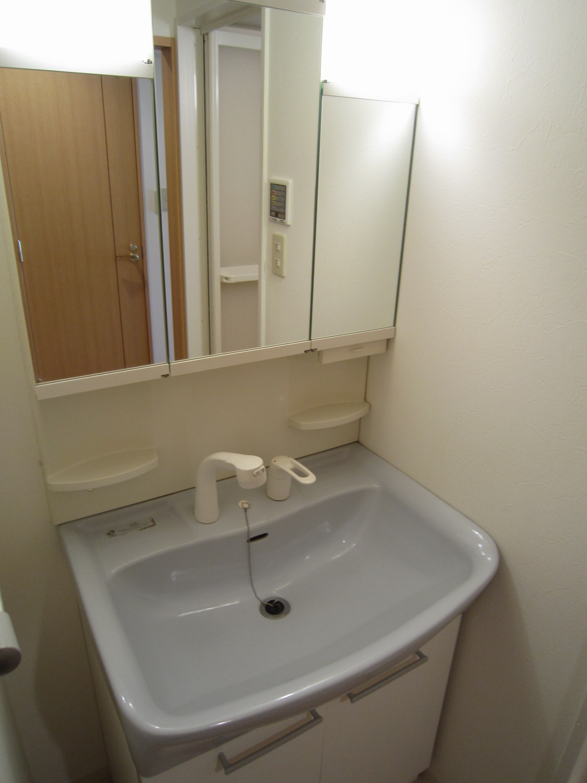 洗面設備　シャンプードレッサー