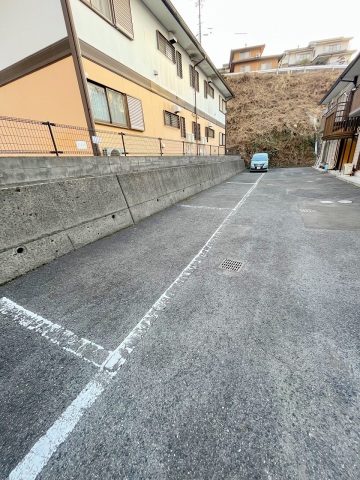 コンビニ　ファミリーマート中野店（コンビニ）まで281m