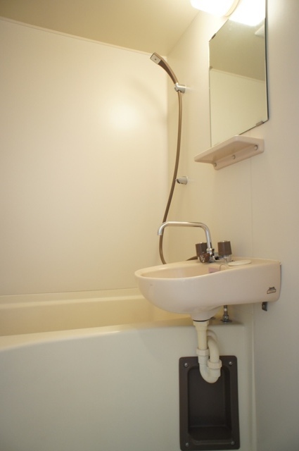 バス・シャワールーム　図面と現状に相違がある場合には現状を優先