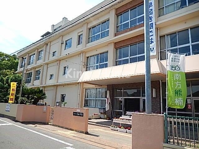 【和歌山市布施屋のアパートの小学校】