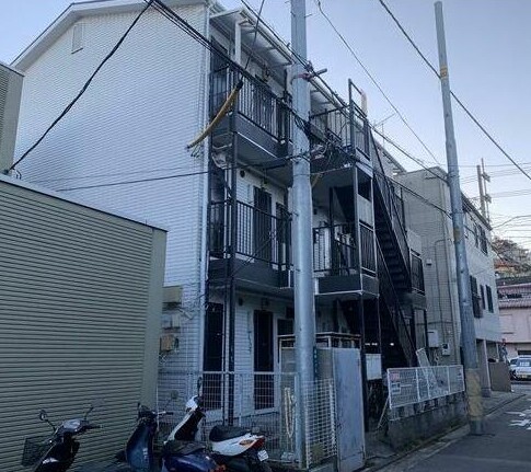 横須賀市森崎のマンションの建物外観