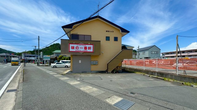 【本町ハイツの建物外観】