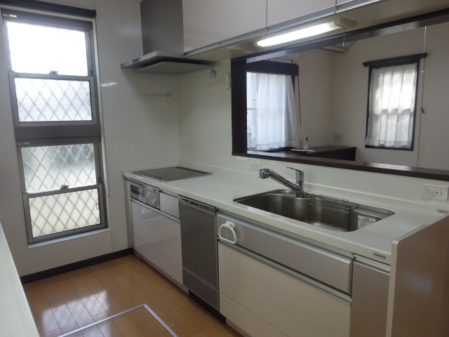 キッチン　３口ＩＨシステムキッチン（グリル付）