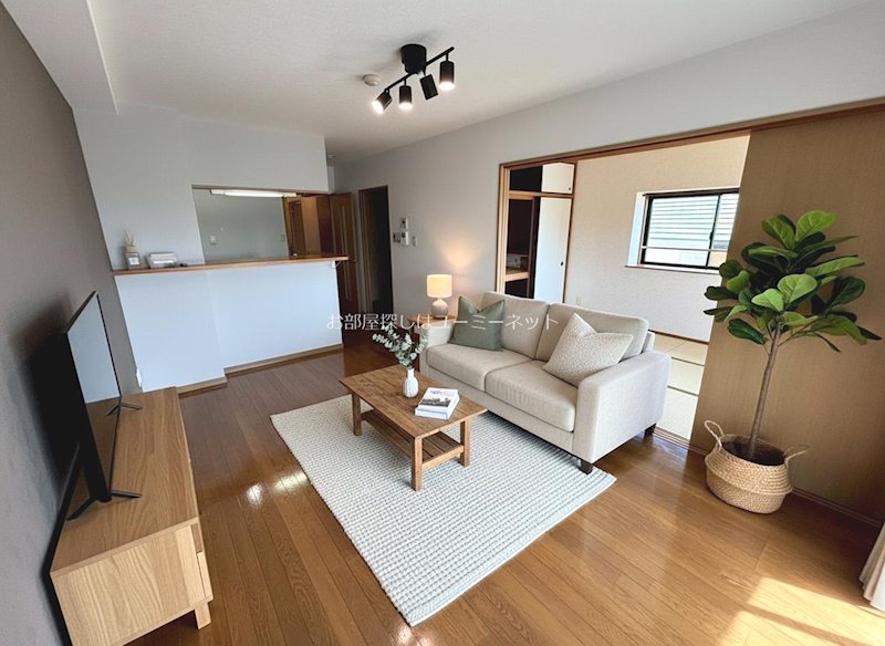 居室・リビング　写真内の家具はＣＧ画像です。物件に付帯するものではありません