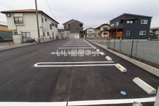 【郡山市田村町上行合のアパートの駐車場】