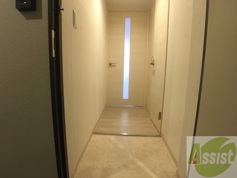 玄関　玄関の様子です。明るい印象ですね。気分もあがりそう。