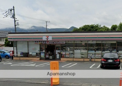 コンビニ　セブンイレブン（コンビニ）まで304m