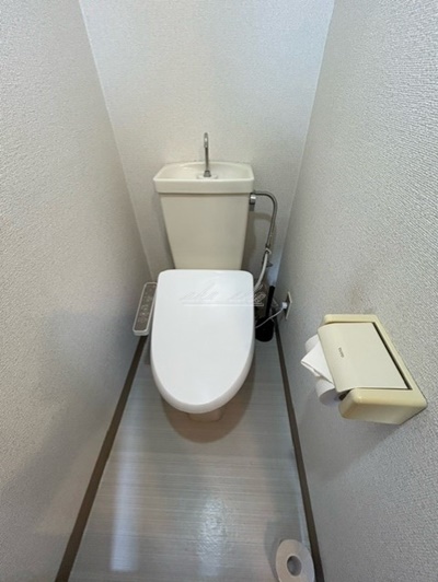 トイレ　備え付け家具備品（同仕様）