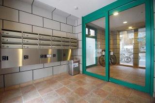 エントランス　建物の内部です