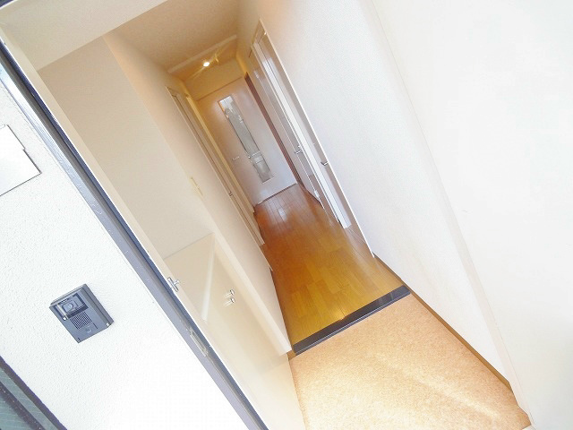 玄関　大きな玄関になります。