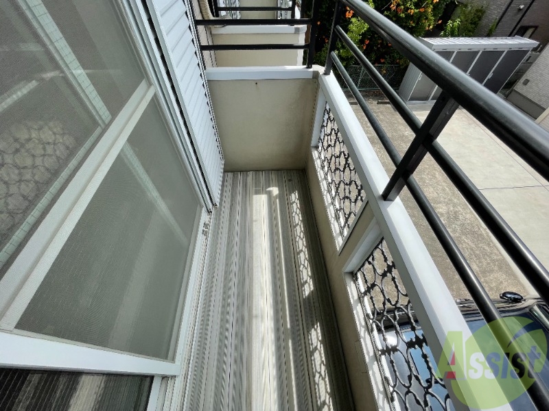 バルコニー　バルコニーは広く外の空気を感じるのにベスト。