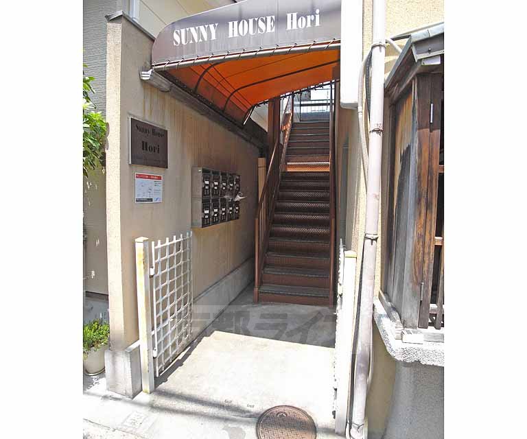 エントランス　レトロな雰囲気