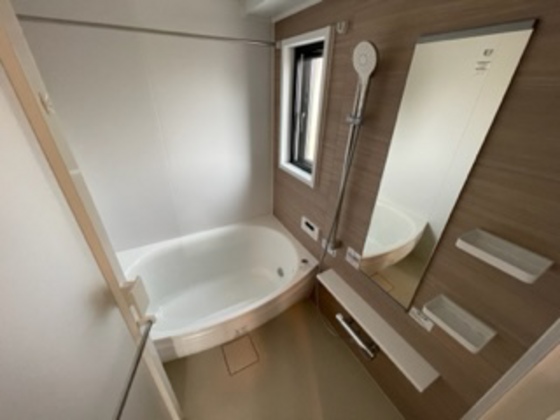 バス・シャワールーム　※別部屋の写真です