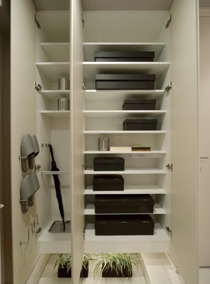 玄関　※参考写真（同建物の別のお部屋のお写真となります）