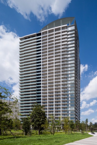 建物外観　通勤通学に便利な複数路線利用可能です。