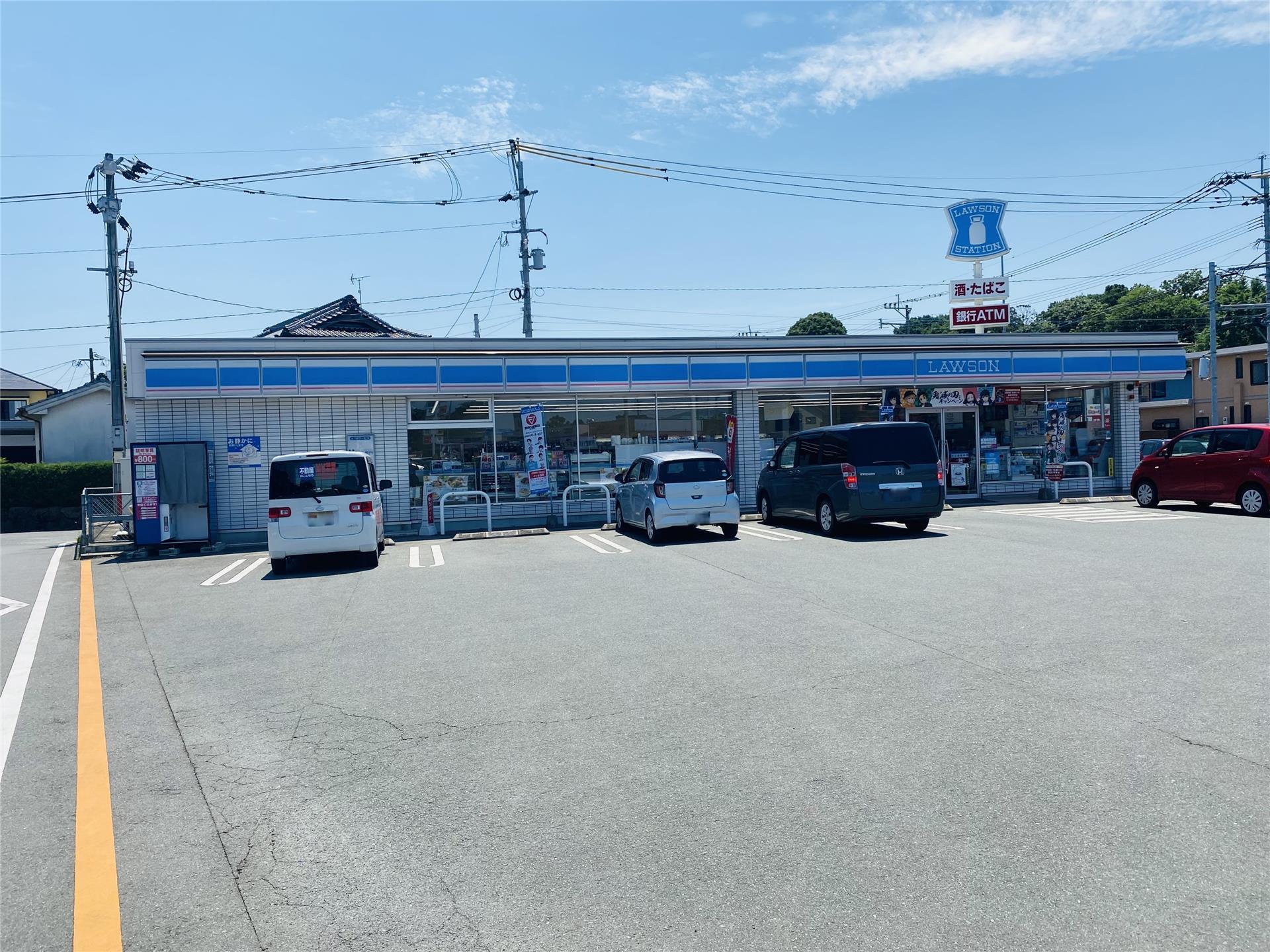 コンビニ　ローソン熊本菊陽尚絅大前店（コンビニ）まで745m