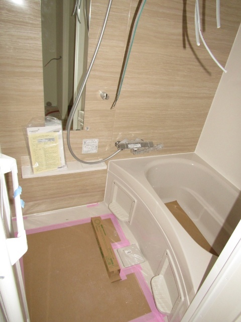 バス・シャワールーム　建築中イメージです