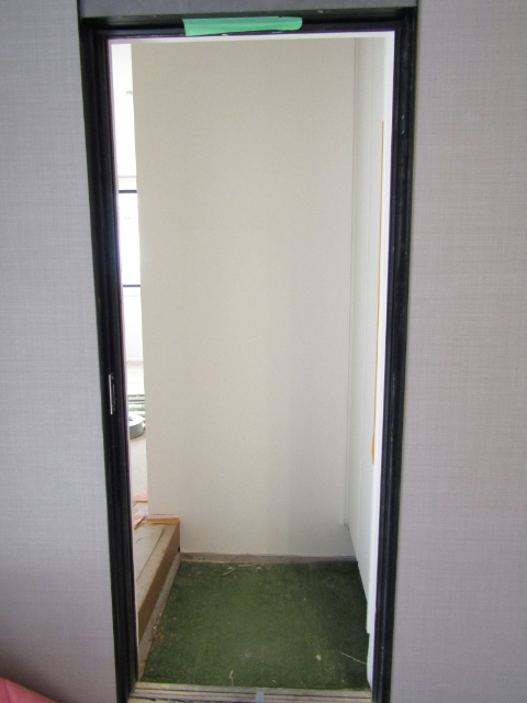 玄関　建築中イメージです