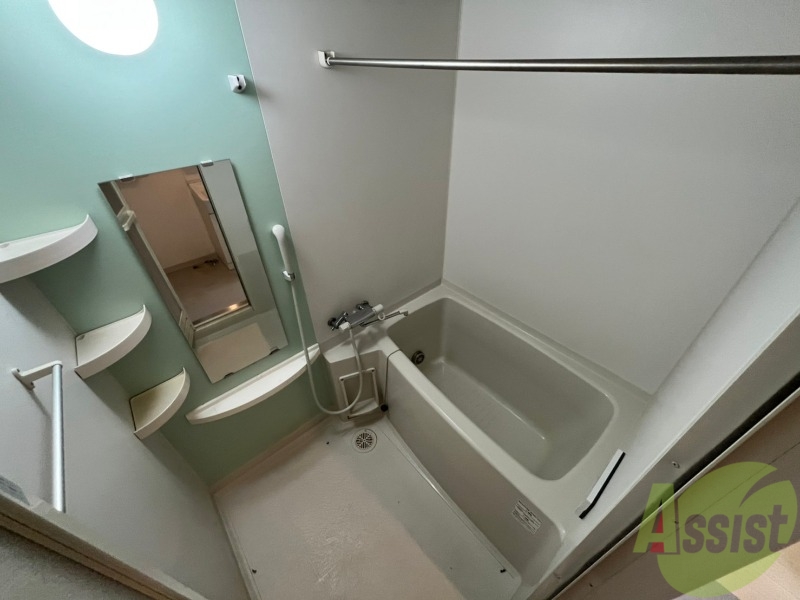 バス・シャワールーム　お風呂になります。一日の疲れを癒してくださいね。