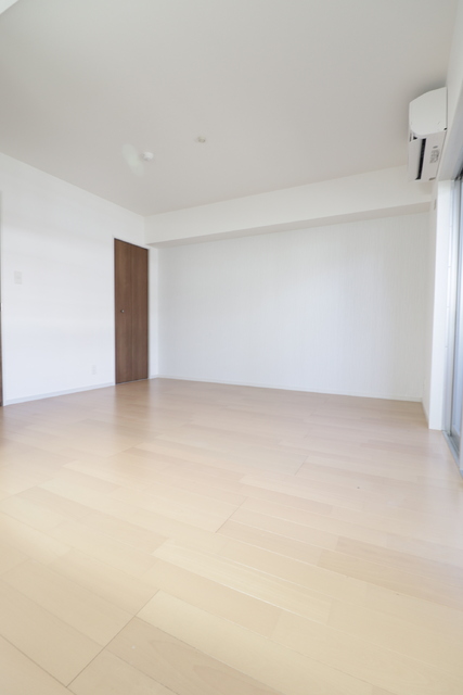 居室・リビング　☆１０．５帖の洋室☆