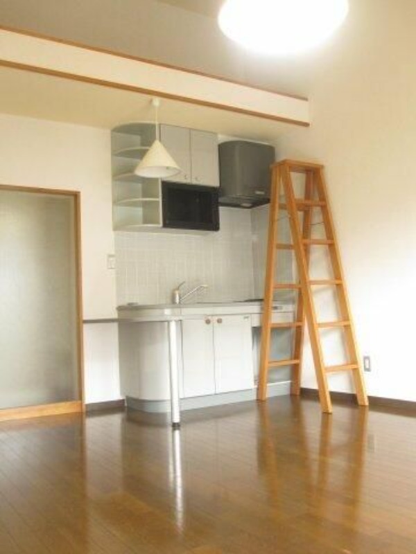 居室・リビング　同物件別室写真