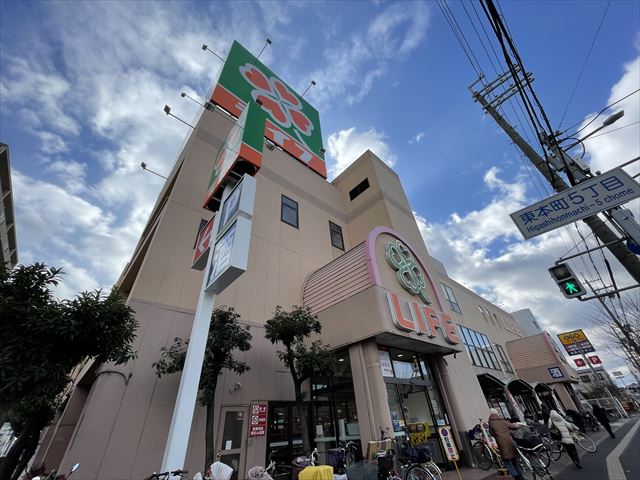 スーパー　ライフ八尾店（スーパー）まで409m