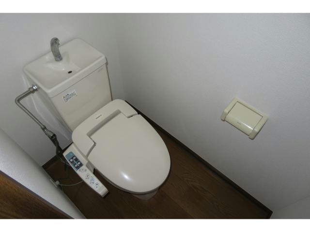 トイレ　温水洗浄便座付き