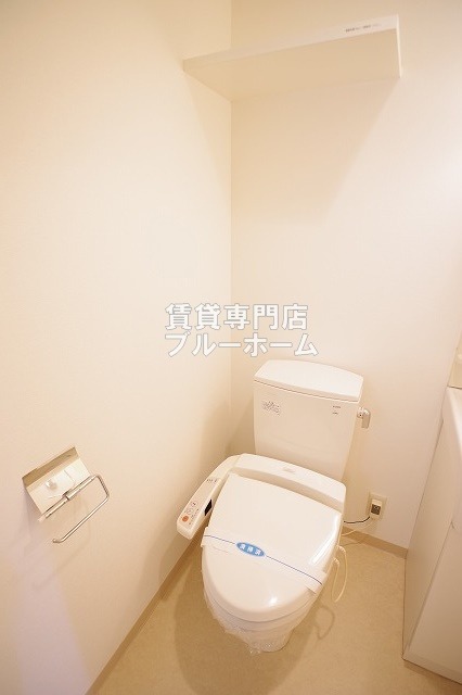 トイレ　温水洗浄便座付き！