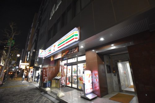 コンビニ　セブンイレブン 八丁堀2丁目店（コンビニ）まで650m