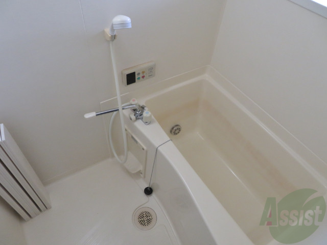 バス・シャワールーム　浴室はこんな感じ。ゆったりと浸かりましょう。