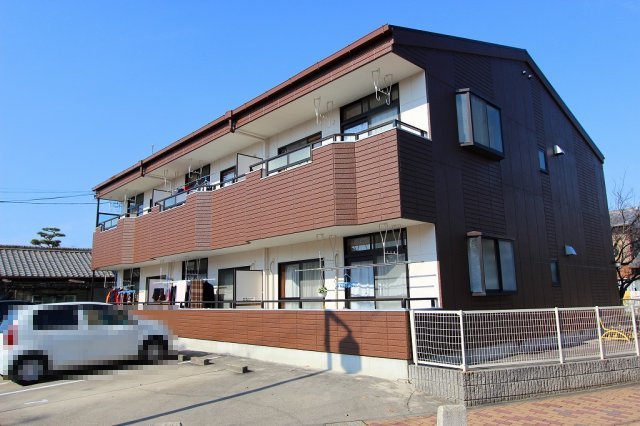 建物外観　落ち着いた雰囲気の外観です
