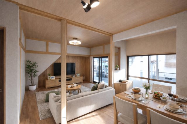 居室・リビング　こだわりのLDKで家族団らん。羽根つき照明もプレゼント。