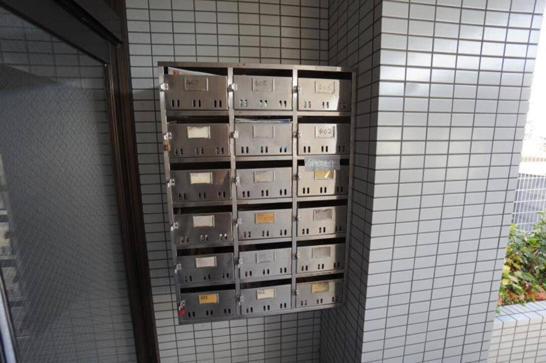 エントランス　メールBOX