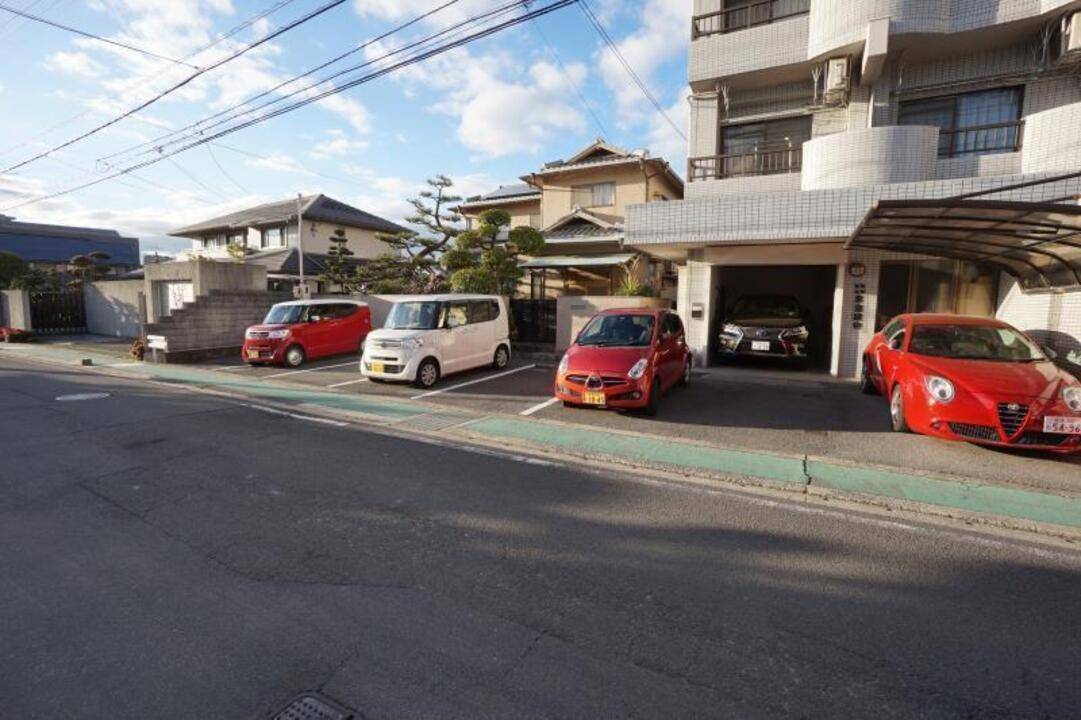 駐車場　駐車場