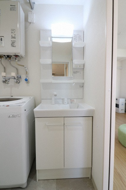 洗面設備　シャワードレッサー付きです！