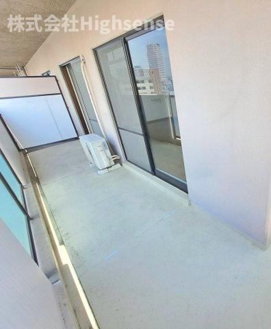 バルコニー　外からの目が気にならないバルコニーで洗濯物が干せます