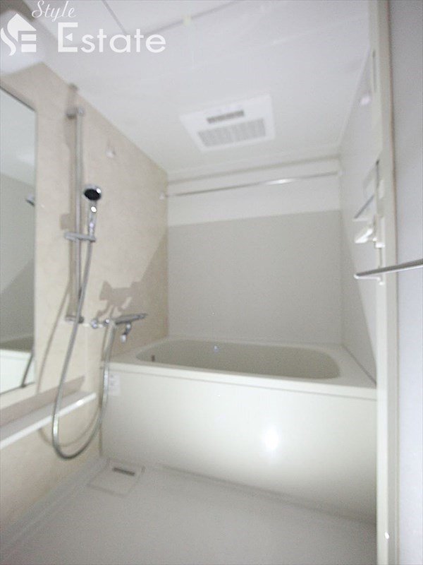 バス・シャワールーム　バスルーム