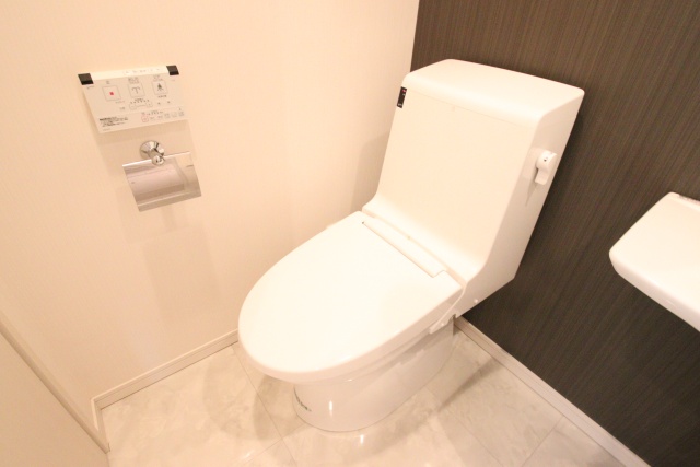 トイレ　※別室の参考写真の為、現況優先です。