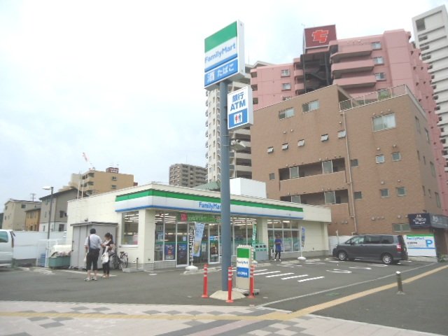 コンビニ　ファミリーマート二十人町店（コンビニ）まで364m